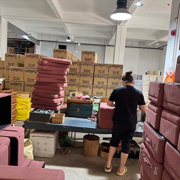 Custom 56cm Leather Pouf Footstool Pouf Wholesale Fress samples